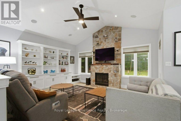 52 OAK RIDGE DRIVE, Quinte West (Sidney Ward), Ontario, K0K3E0