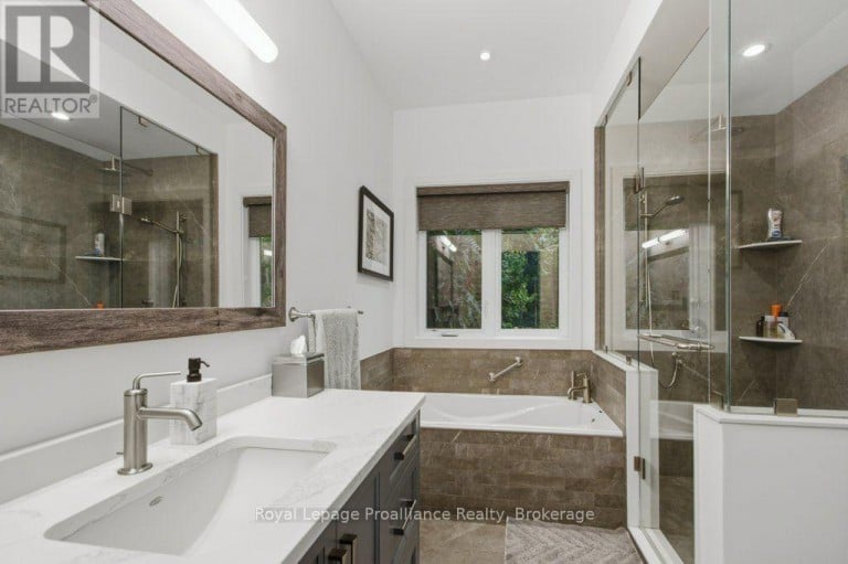 52 OAK RIDGE DRIVE, Quinte West (Sidney Ward), Ontario, K0K3E0