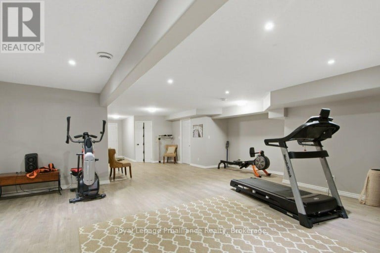 52 OAK RIDGE DRIVE, Quinte West (Sidney Ward), Ontario, K0K3E0