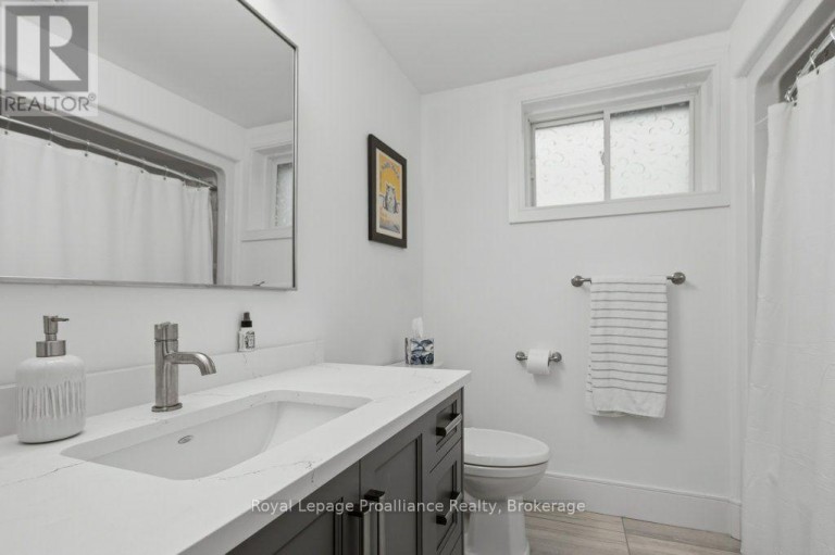52 OAK RIDGE DRIVE, Quinte West (Sidney Ward), Ontario, K0K3E0