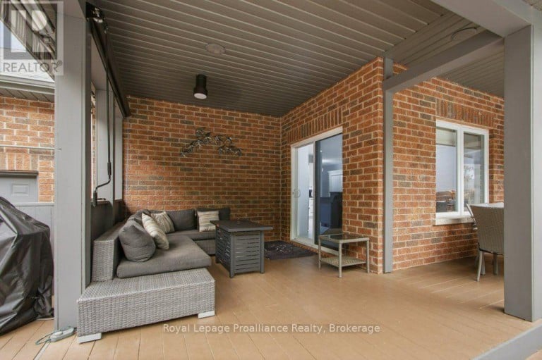 52 OAK RIDGE DRIVE, Quinte West (Sidney Ward), Ontario, K0K3E0