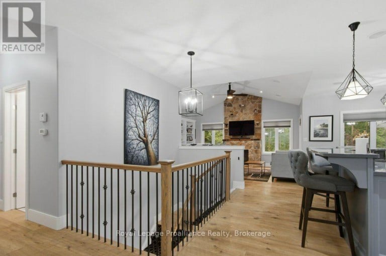 52 OAK RIDGE DRIVE, Quinte West (Sidney Ward), Ontario, K0K3E0