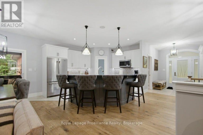52 OAK RIDGE DRIVE, Quinte West (Sidney Ward), Ontario, K0K3E0