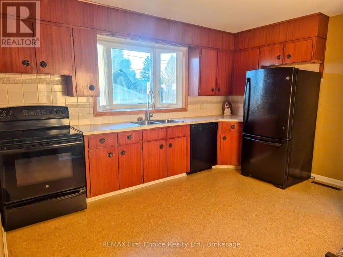 418 WESTVIEW PLACE, Thunder Bay (Northwood Park), Ontario, P7C4M3