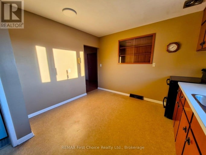 418 WESTVIEW PLACE, Thunder Bay (Northwood Park), Ontario, P7C4M3