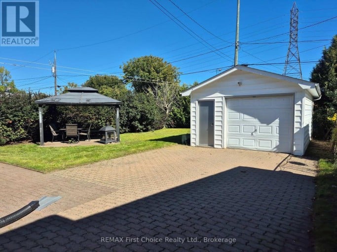 418 WESTVIEW PLACE, Thunder Bay (Northwood Park), Ontario, P7C4M3
