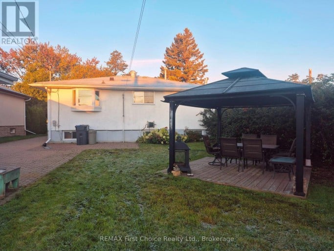 418 WESTVIEW PLACE, Thunder Bay (Northwood Park), Ontario, P7C4M3