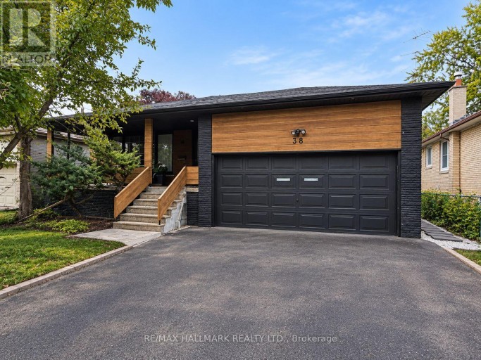 38 CAVOTTI CRESCENT, Toronto (Bathurst Manor), Ontario, M3H4V1