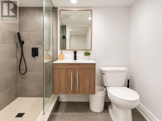 38 CAVOTTI CRESCENT, Toronto (Bathurst Manor), Ontario, M3H4V1