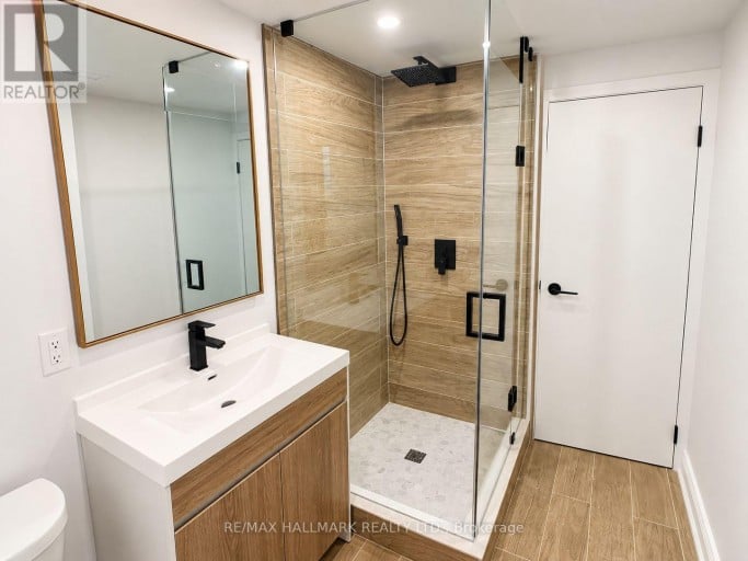 38 CAVOTTI CRESCENT, Toronto (Bathurst Manor), Ontario, M3H4V1