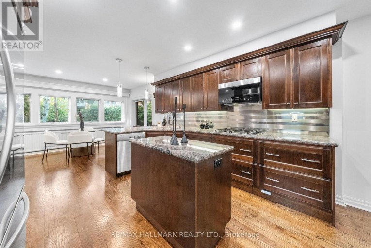 16 ELDERWOOD DRIVE, Toronto (Forest Hill South), Ontario, M5P1W5