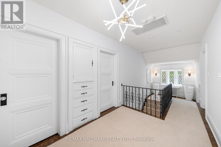 16 ELDERWOOD DRIVE, Toronto (Forest Hill South), Ontario, M5P1W5