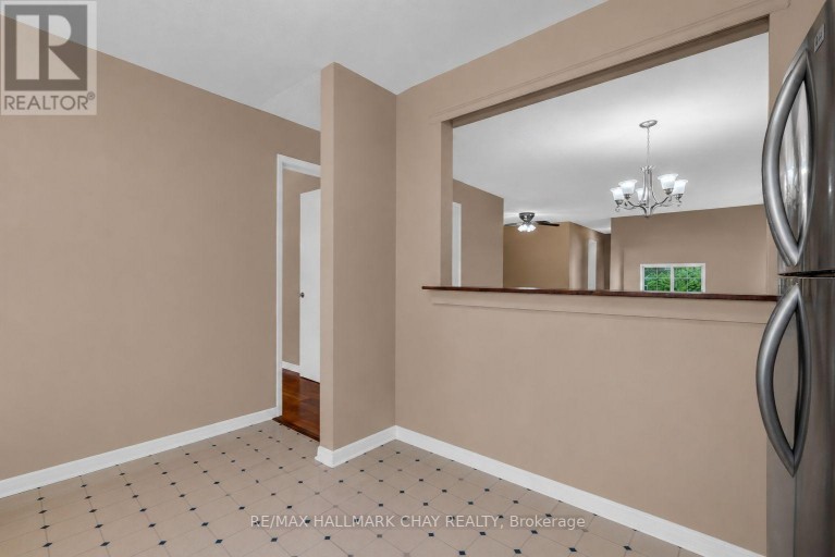 103 - 1 QUAIL CRESCENT, Barrie (Ardagh), Ontario, L4N6W9