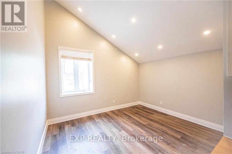 #2 - 70 VICTORIA AVENUE S, Hamilton (Stinson), Ontario, L8N2S7