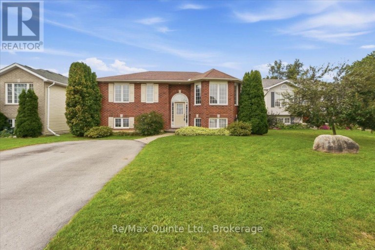 6 CHISHOLM SQUARE, Belleville (Belleville Ward), Ontario, K8N5Z4