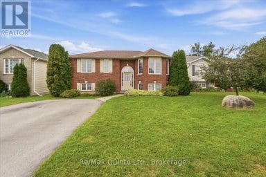 6 CHISHOLM SQUARE Belleville (Belleville Ward) Ontario photo 1
