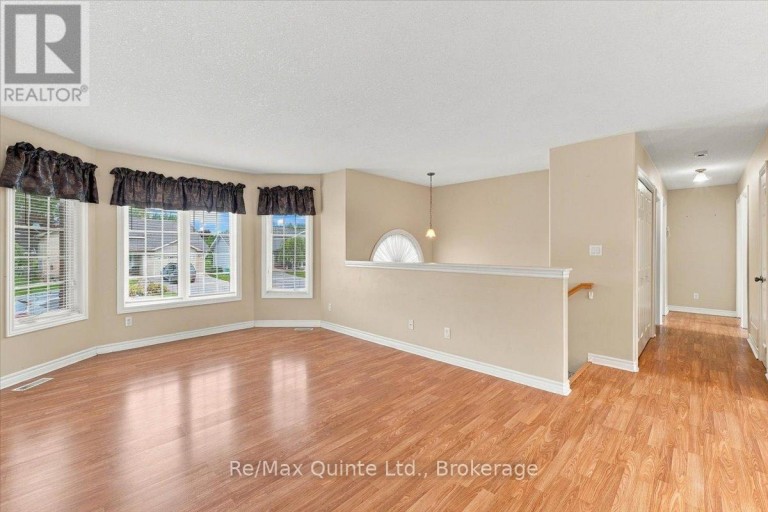 6 CHISHOLM SQUARE, Belleville (Belleville Ward), Ontario, K8N5Z4