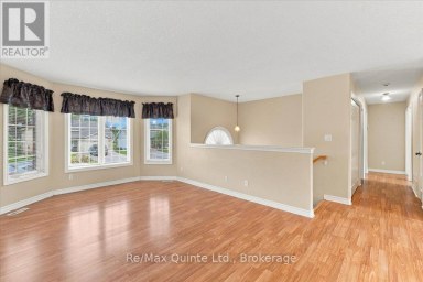 6 CHISHOLM SQUARE Belleville (Belleville Ward) Ontario photo 10