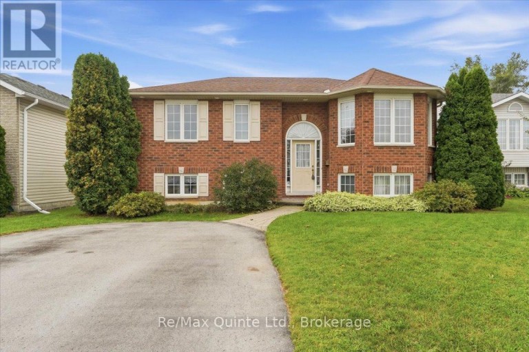 6 CHISHOLM SQUARE, Belleville (Belleville Ward), Ontario, K8N5Z4