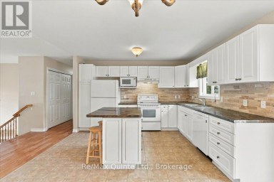 6 CHISHOLM SQUARE Belleville (Belleville Ward) Ontario photo 7