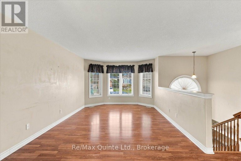 6 CHISHOLM SQUARE, Belleville (Belleville Ward), Ontario, K8N5Z4