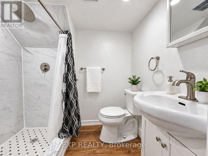 LOWER - 1042 COXWELL AVENUE, Toronto (East York), Ontario, M4C3G5