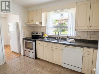 47 CROSLAND DRIVE Toronto (Wexford-Maryvale) Ontario photo 3