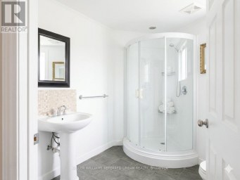 47 CROSLAND DRIVE Toronto (Wexford-Maryvale) Ontario photo 5