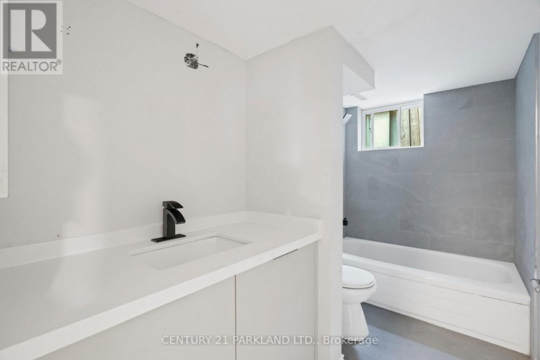 BSMT - 35 PRINCEMERE CRESCENT, Toronto (Wexford-Maryvale), Ontario, M1R3X1