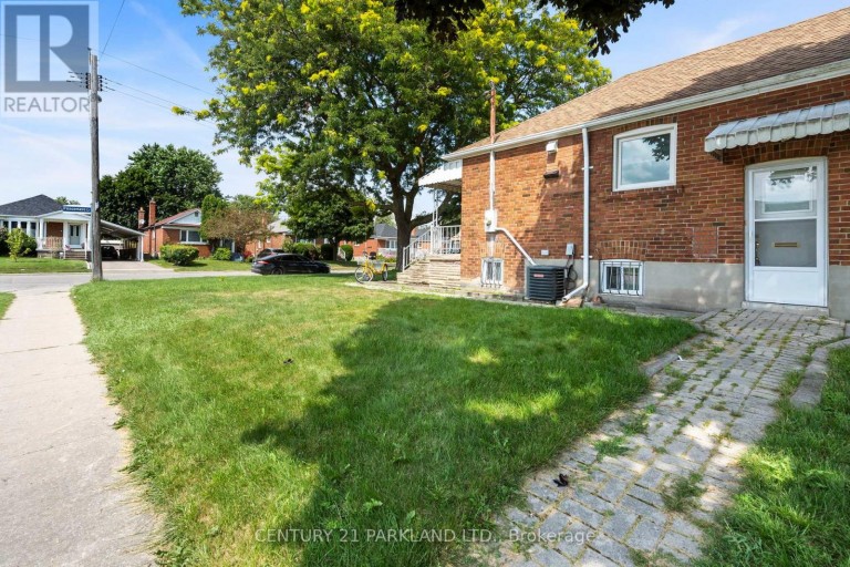 BSMT - 35 PRINCEMERE CRESCENT, Toronto (Wexford-Maryvale), Ontario, M1R3X1