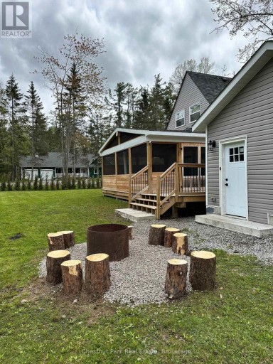 1002 CHIPPAWA AVENUE, Gravenhurst (Muskoka (S)), Ontario, P1P1T5