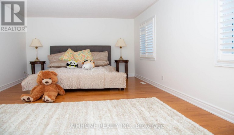72 BRASS DRIVE, Richmond Hill (Jefferson), Ontario, L4E4T5