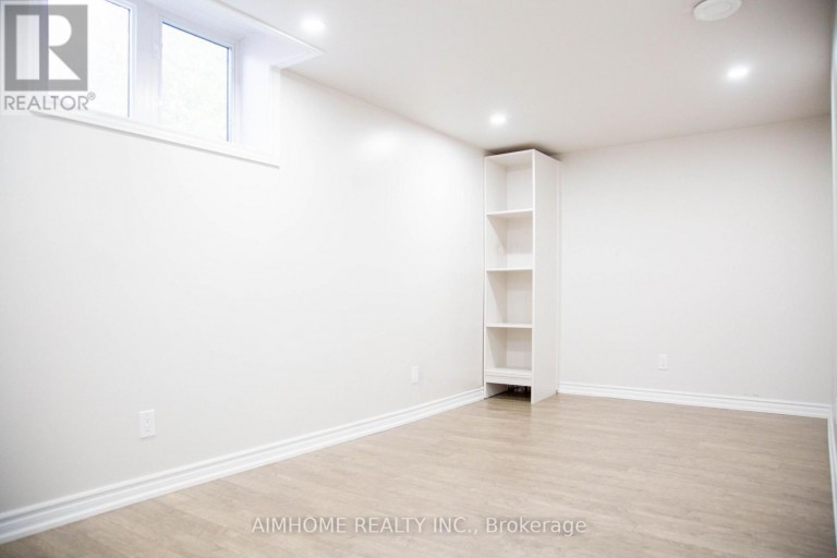 72 BRASS DRIVE, Richmond Hill (Jefferson), Ontario, L4E4T5