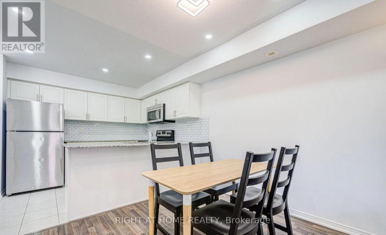 #17 - 2484 POST ROAD, Oakville (RO River Oaks), Ontario, L6H0G6
