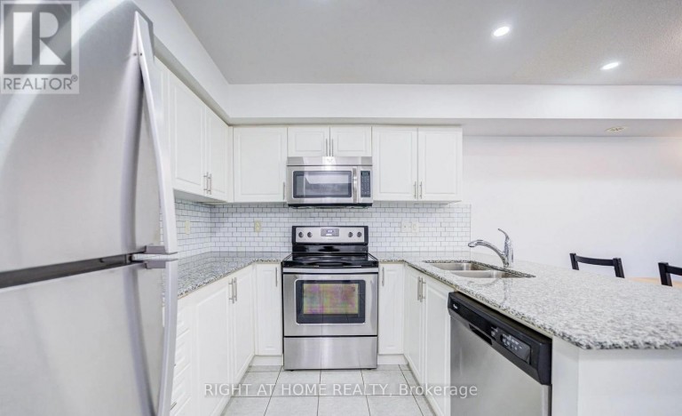 #17 - 2484 POST ROAD, Oakville (RO River Oaks), Ontario, L6H0G6