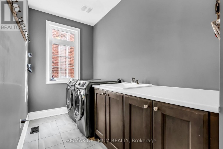 3 PORT HOPE HOLLOW, Brampton (Bram West), Ontario, L6Y2Y9