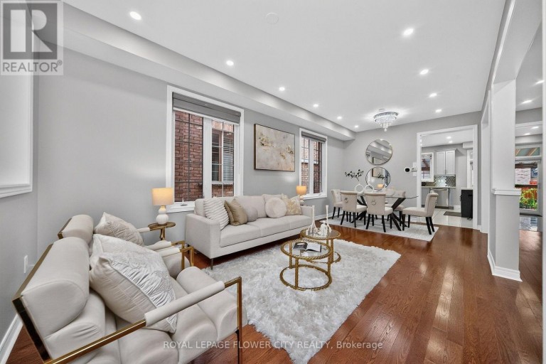 19 SOLSTICE STREET, Brampton (Brampton East), Ontario, L6P3T5