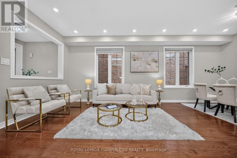 19 SOLSTICE STREET, Brampton (Brampton East), Ontario, L6P3T5