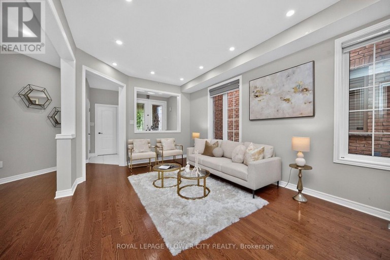 19 SOLSTICE STREET, Brampton (Brampton East), Ontario, L6P3T5