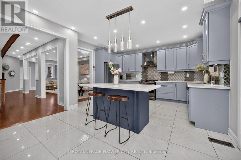 19 SOLSTICE STREET, Brampton (Brampton East), Ontario, L6P3T5