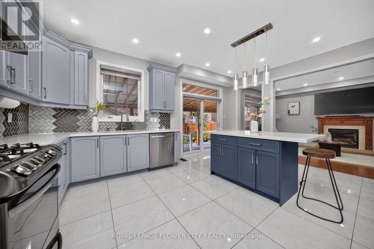 19 SOLSTICE STREET, Brampton (Brampton East), Ontario, L6P3T5