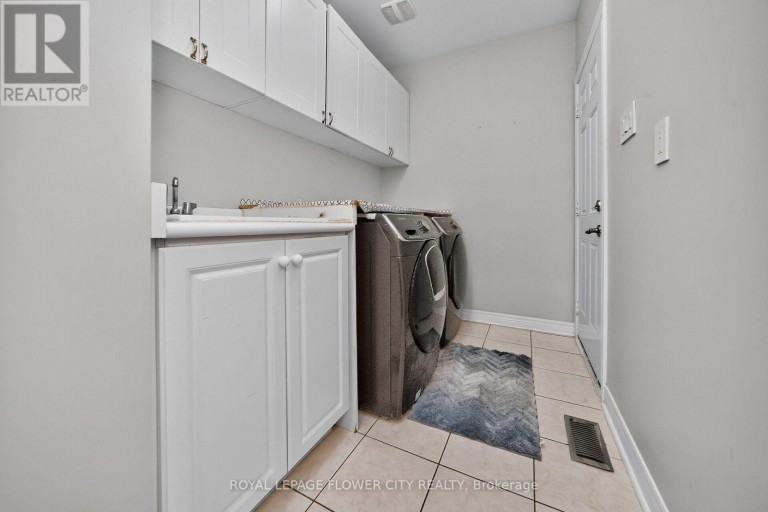 19 SOLSTICE STREET, Brampton (Brampton East), Ontario, L6P3T5