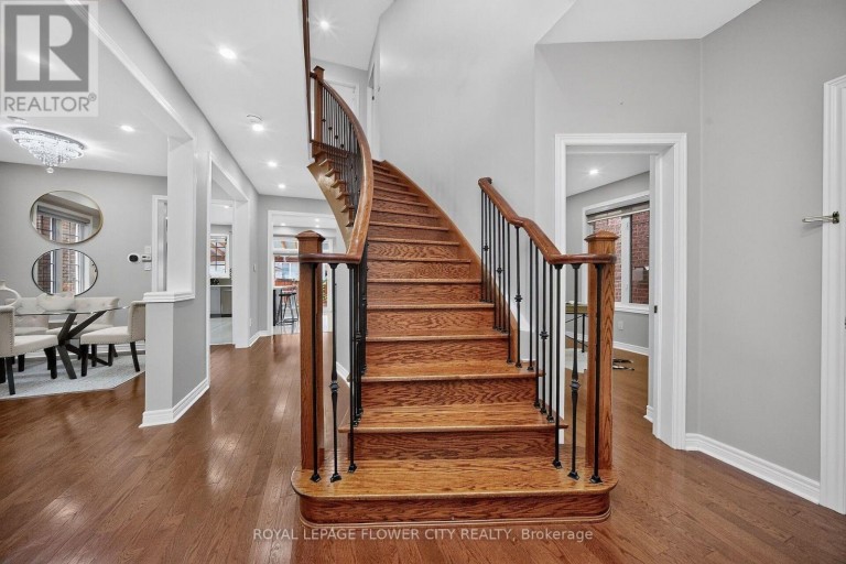 19 SOLSTICE STREET, Brampton (Brampton East), Ontario, L6P3T5