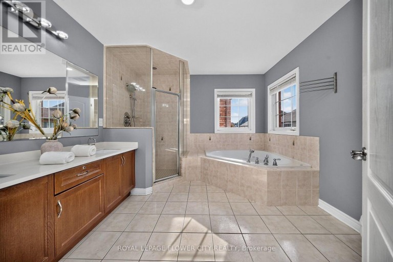 19 SOLSTICE STREET, Brampton (Brampton East), Ontario, L6P3T5