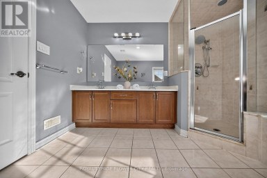 19 SOLSTICE STREET Brampton (Brampton East) Ontario photo 32