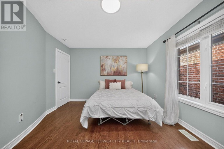 19 SOLSTICE STREET, Brampton (Brampton East), Ontario, L6P3T5