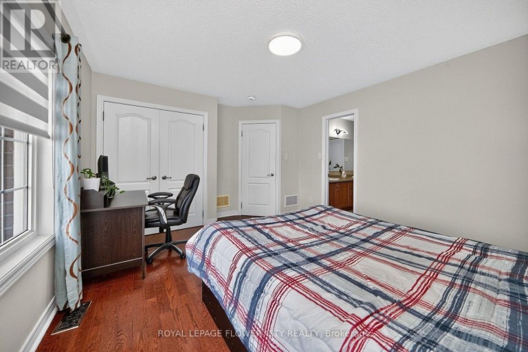 19 SOLSTICE STREET, Brampton (Brampton East), Ontario, L6P3T5