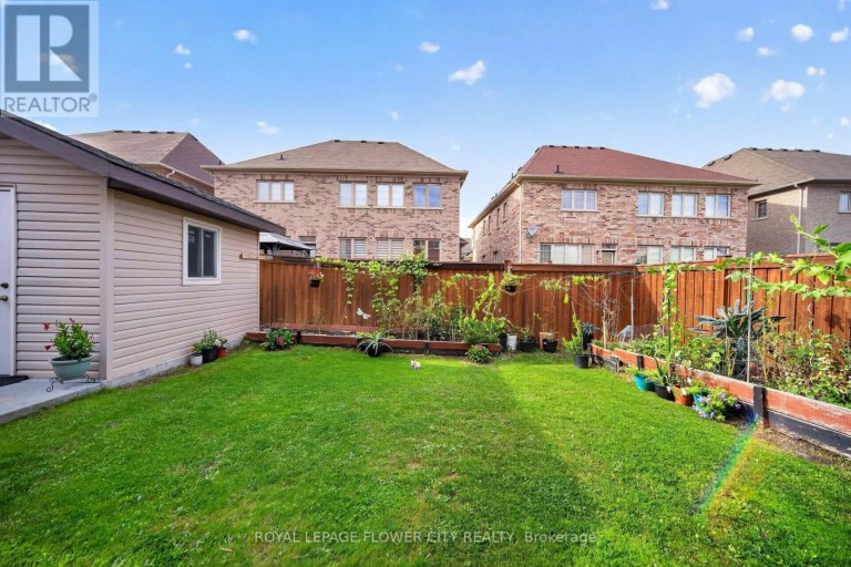 19 SOLSTICE STREET, Brampton (Brampton East), Ontario, L6P3T5