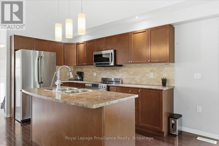 82 PARCELLS CRESCENT, Peterborough (Otonabee Ward 1), Ontario, K9K2R2