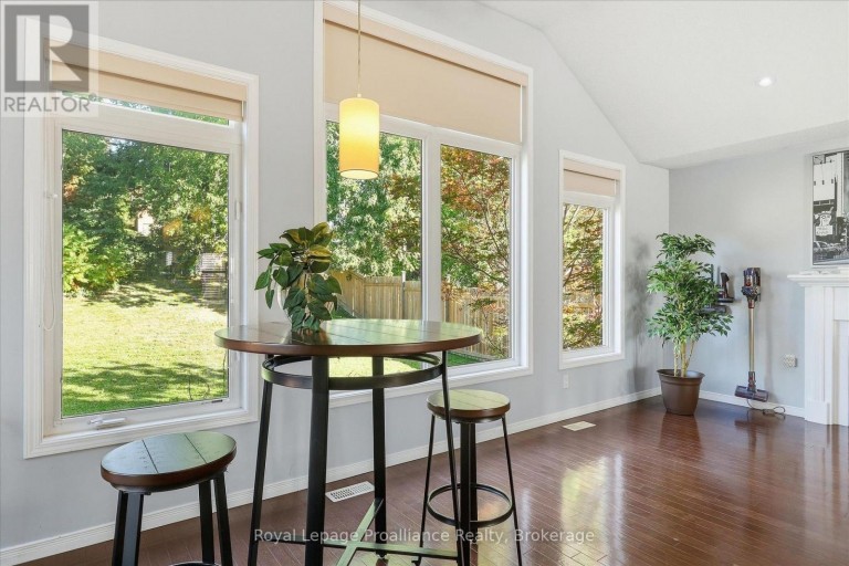 82 PARCELLS CRESCENT, Peterborough (Otonabee Ward 1), Ontario, K9K2R2